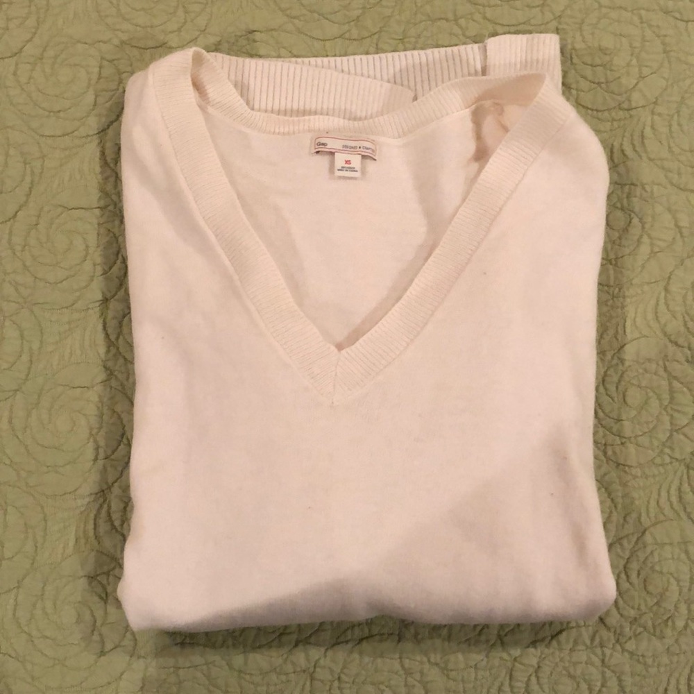 Gap cream sweater